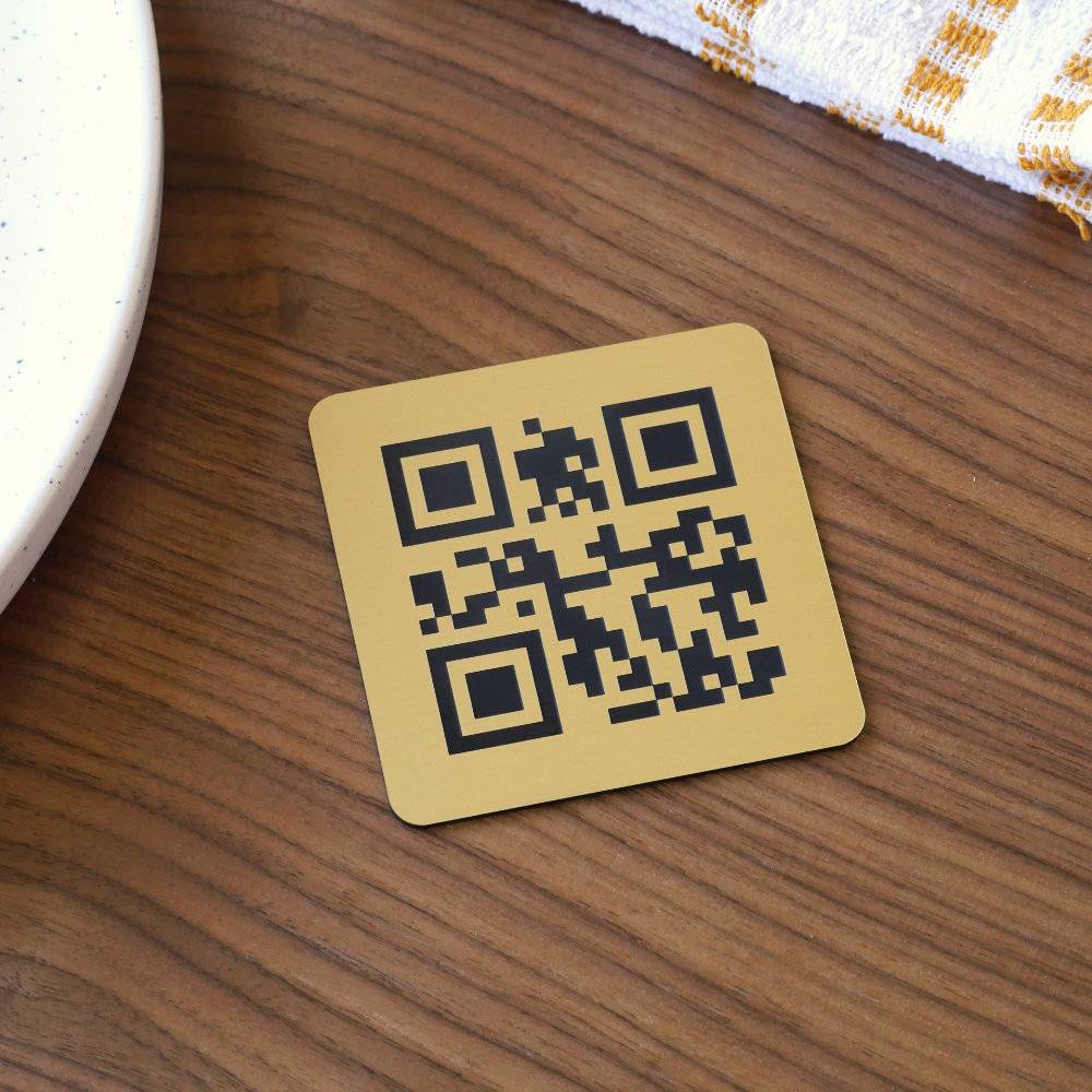 Plaque QR Code carrée gravée à poser – Signalétique élégante