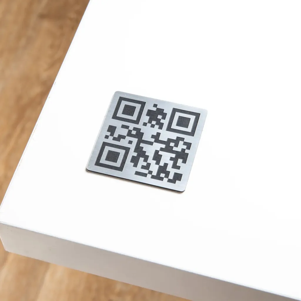 Plaque QR code gravée - Carré