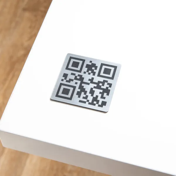 Plaque QR code gravée - Carré
