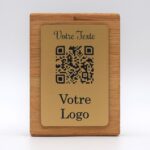 Aspect laiton vertical bois - support qr code restaurant
